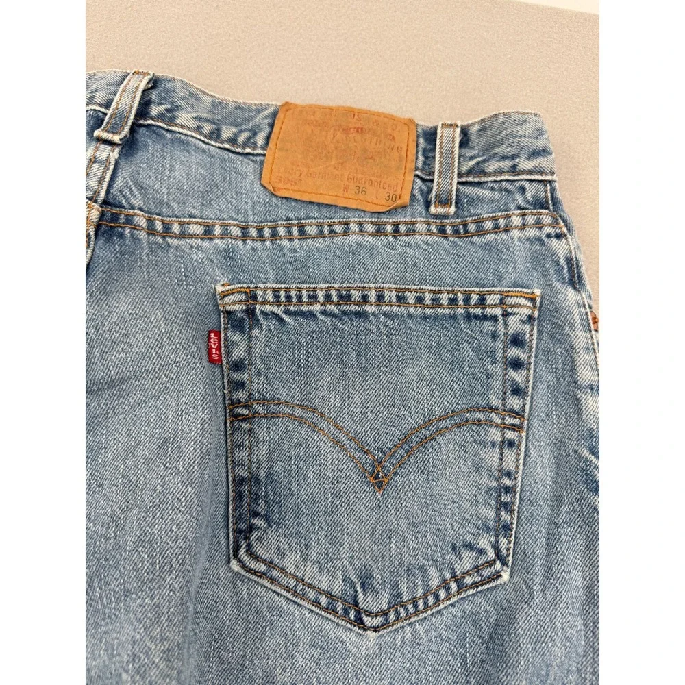 Vintage Levis 505 Regular Fit Jeans Mens 36x30 Light Wash Blue Denim Workwear